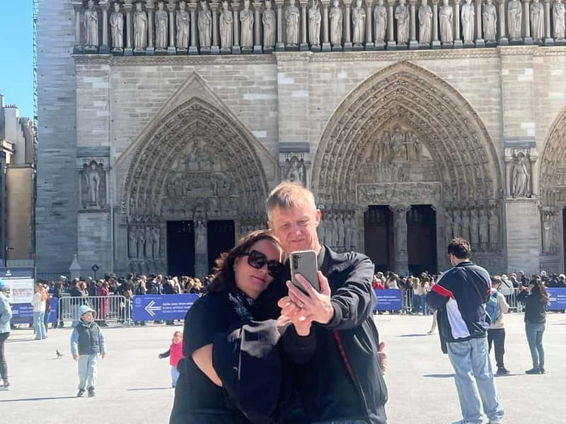 Paris: Notre-Dame Cathedral Exterior Tour & Free Entrance - Who should book this Notre-Dame experience?
