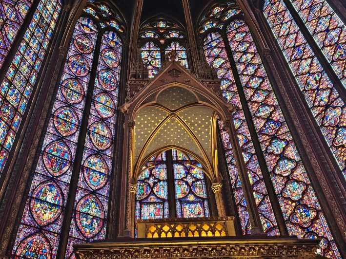Paris: Notre Dame Outdoor Tour with Sainte-Chapelle / Crypt. - Shakespeare and Company adds a literary pause