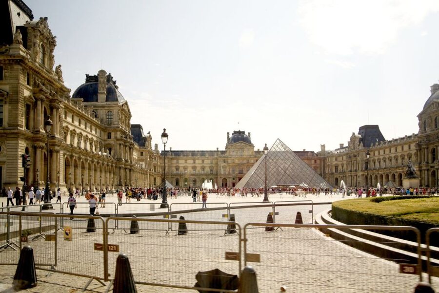 Paris: Openair Double Decker Bus Audio-Guided City Tour - Les Invalides, Pont Neuf, and Notre Dame