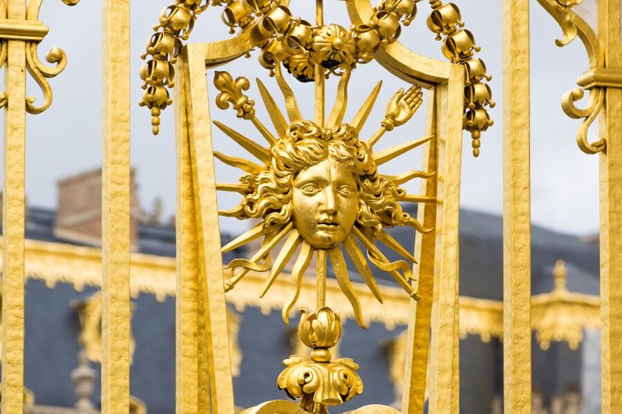 Paris: Palace of Versailles Guided Tour with Bus Transfers - The optional Giverny day