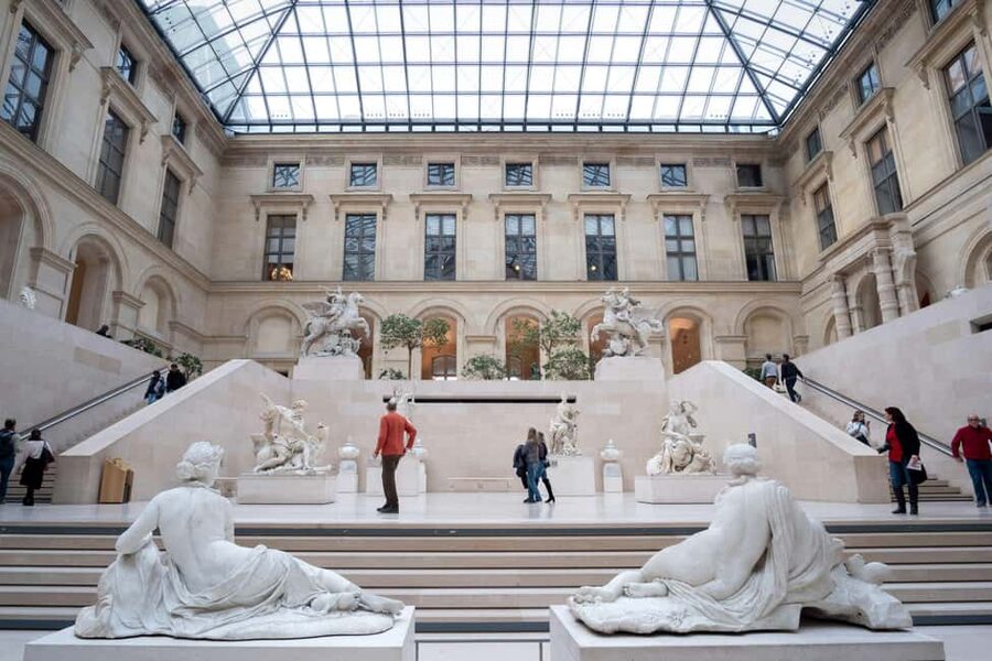 Paris: Priority Access Louvre with Host -Direct to Mona Lisa - Key points at a glance