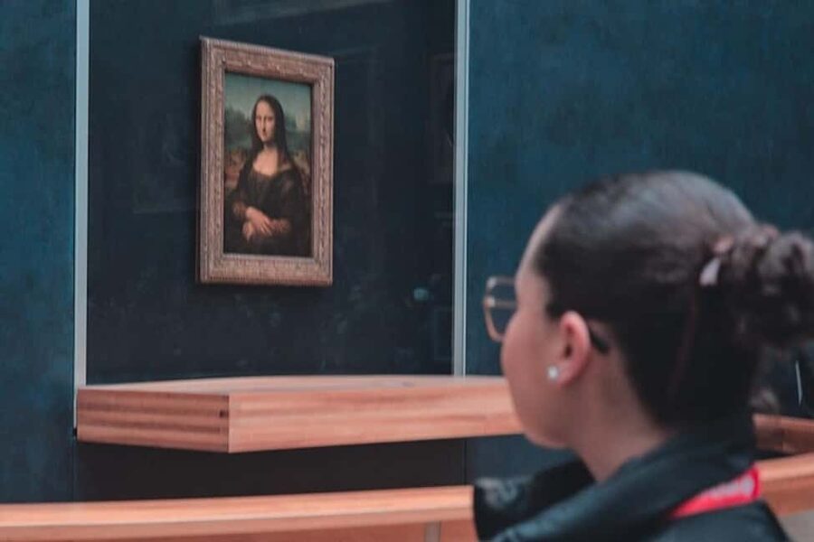 Paris: Priority Access Louvre with Host -Direct to Mona Lisa - Exploring eight Louvre departments afterward