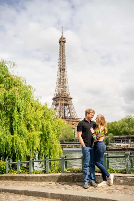 Paris: Private Photoshoot at the Eiffel Tower - Edited Photos and the 48-Hour Wait
