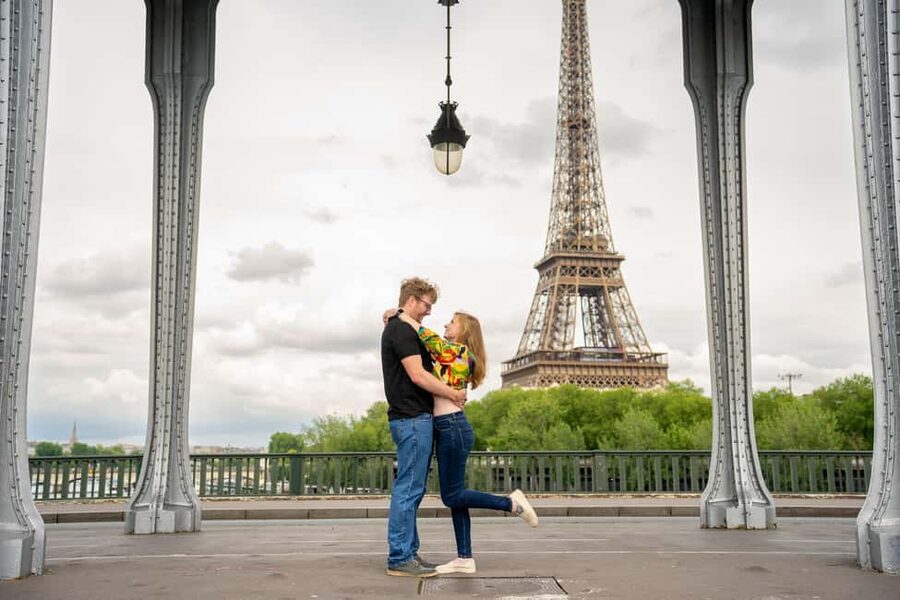 Paris: Private Photoshoot at the Eiffel Tower - Who Will Get the Most From This Session?