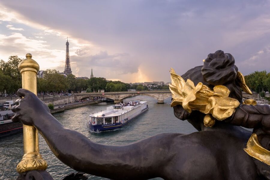 Paris: Romantic Cruise with 3-course Dinner on Seine River - Should you book Capitaine Fracasse?