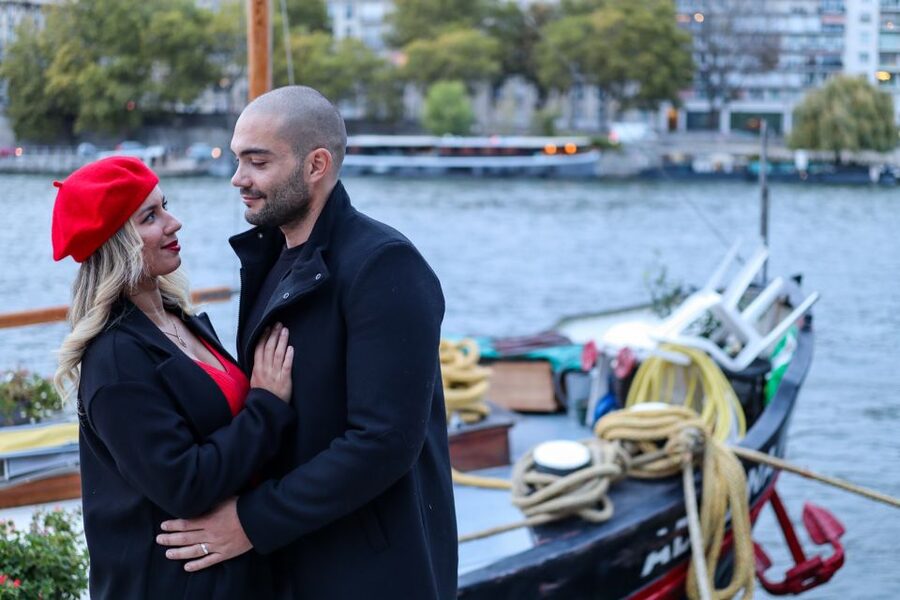 Paris: Romantic Photoshoot for Couples - Who should book this experience?