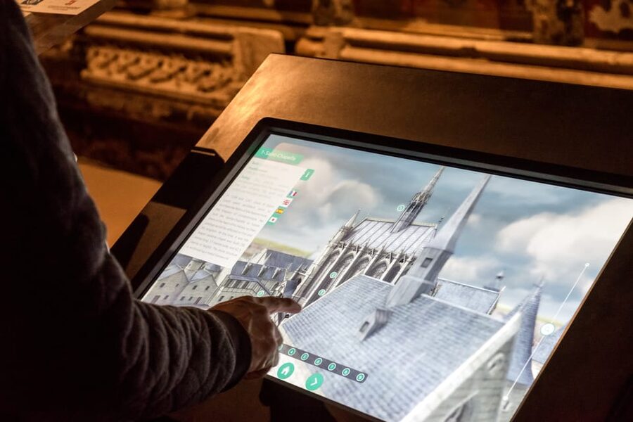 Paris: Sainte-Chapelle and Conciergerie Combined Tickets - How the HistoPad improves the prison visit