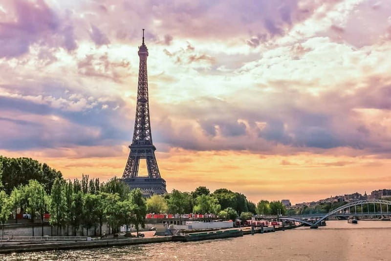 Paris: Seine Cruise & Crepe Tasting near the Eiffel Tower - A Paris introduction from the Seine