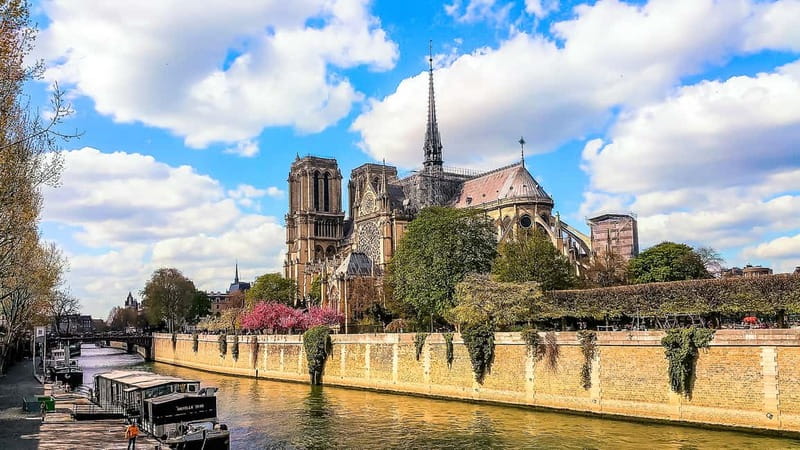 Paris: Seine Cruise & Crepe Tasting near the Eiffel Tower - Should you book this Seine cruise and crêpe?