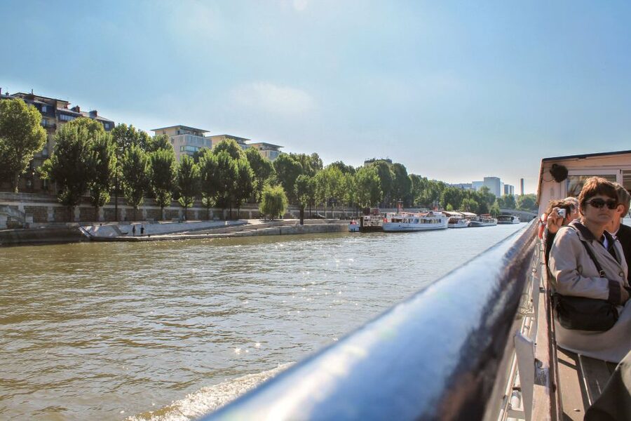 Paris: Seine River and Canal Saint-Martin Cruise - Frederic Lemaître, Hotel du Nord, and old Paris stories