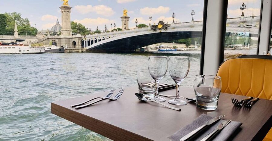 Paris: Seine River Bistronomic Dinner Cruise - Key points at a glance