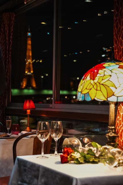 Paris: Seine River Cruise with 3-Course Dinner & Live Music - Live music and the mood on board
