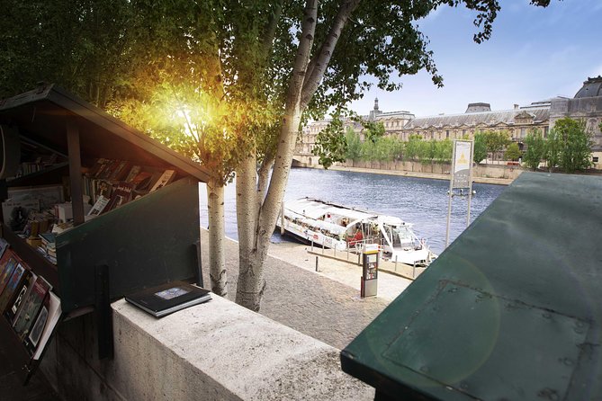Paris Seine River Hop-On Hop-Off Sightseeing Cruise by Batobus - Hôtel de Ville and the Louvre