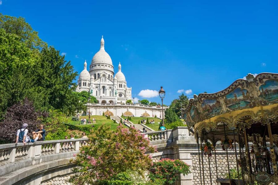 Paris: Walking Tour of Montmartre - La Maison Rose and the Quieter Side Streets