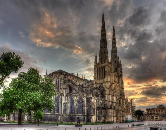 Private - Best of Bordeaux Walking Tour + Glass of Bordeaux Wine - Key Points at a Glance