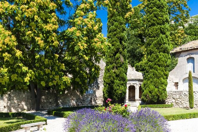 Provence in One Day Small Group Day Trip from Avignon - Roussillon and the red ochre country