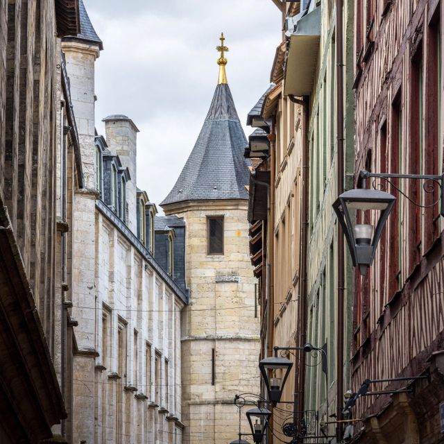Rouen: Guided Tour of the Historic Center - The Courthouse and the marks of Rouen’s past