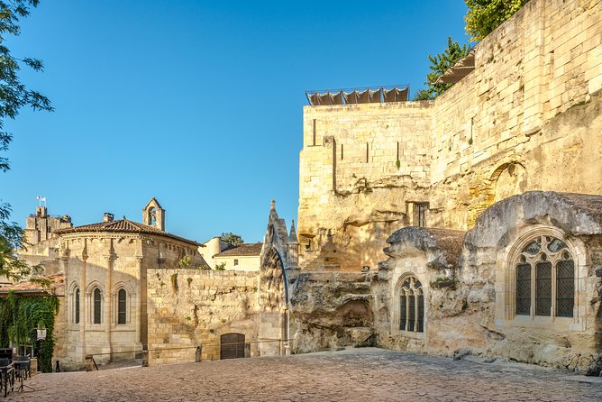 Saint Emilion Day Trip with Sightseeing Tour & Wine Tastings from Bordeaux - The first chateau: soil, climate, and Bordeaux grapes