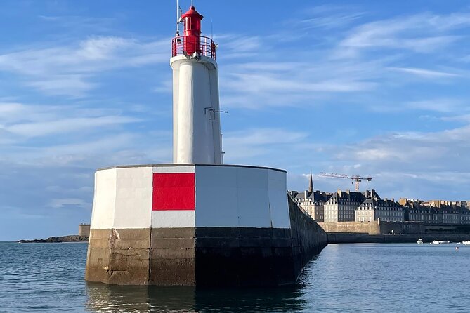 Saint-Malo: 1h30 guided boat trip (Commented FR & EN) - Finding 15 Cale Saint-Père