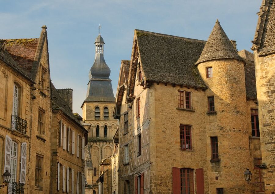 Sarlat Gourmet Tour & Market Visit with Tastings - Sarlat’s market and the first taste of the Dordogne