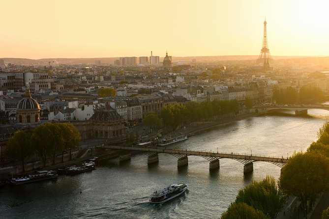 Seine River Guided Cruise by Vedettes de Paris - Grand bridges and the military quarter