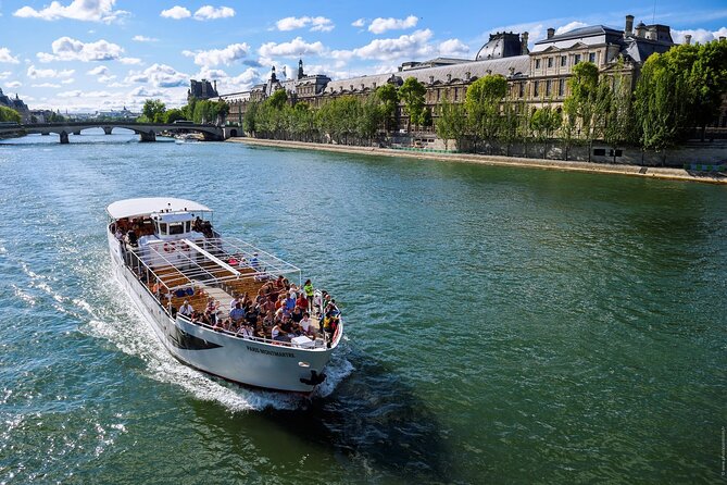 Seine River Guided Cruise by Vedettes de Paris - Île de la Cité, Notre-Dame, and Paris at its oldest
