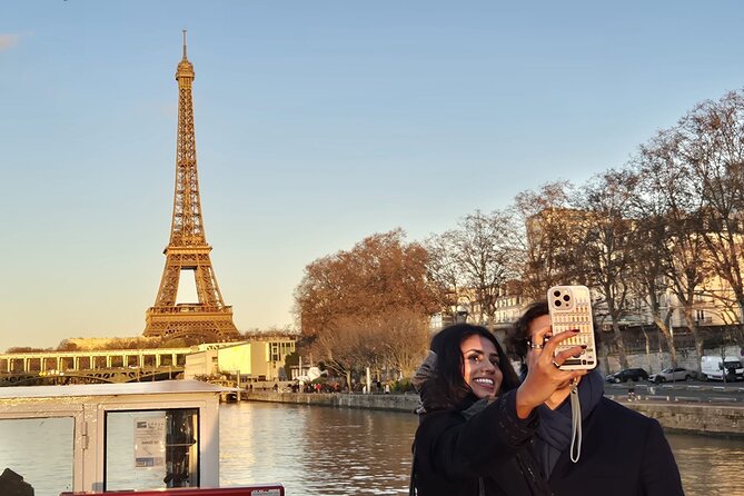 Seine River Sightseeing Guided Cruise by Vedettes du Pont Neuf - Daytime, sunset, or evening sailing