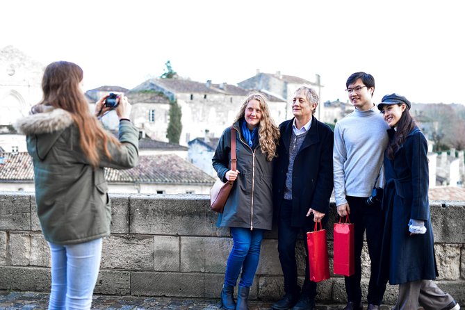 St-Emilion & Médoc Wine Day Tour: Chateaus, Tastings and Lunch - Château Bernateau and a picnic among the vines