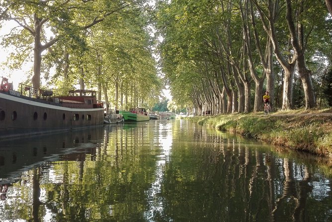 The essential of Toulouse by bike - The Garonne from Place Saint-Pierre