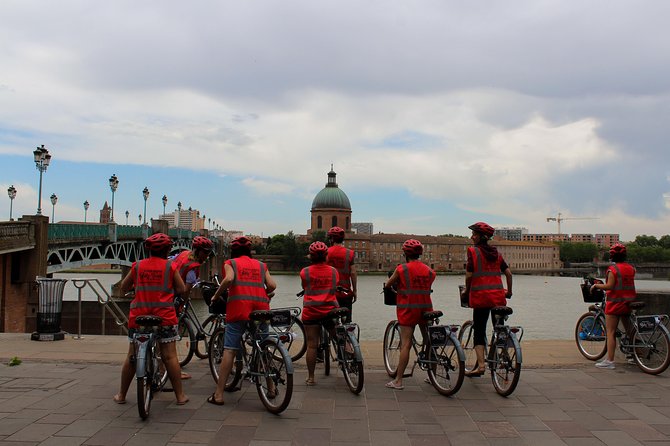 The essential of Toulouse by bike - Hotel Assezat and the Fondation Bemberg