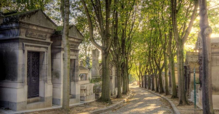 The Père Lachaise Cemetery: Guided 2-Hour Small-Group Tour - Why Père Lachaise needs a guide