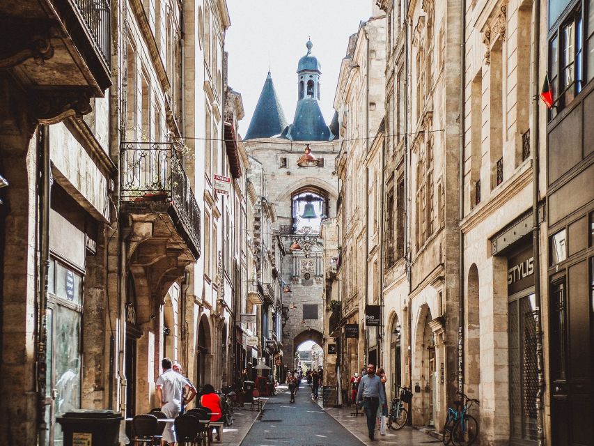 The Ultimate Bordeaux Food Tour: Full Meal & Fine Wines - Key points at a glance