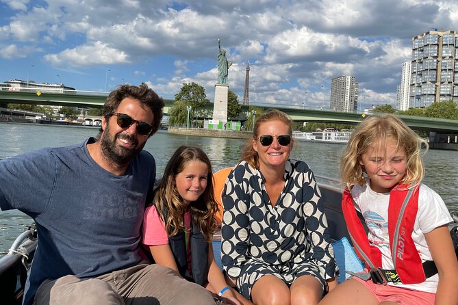 Top Private Cruises in Paris with French Champagne and surprises - Photos and the human side of the tour