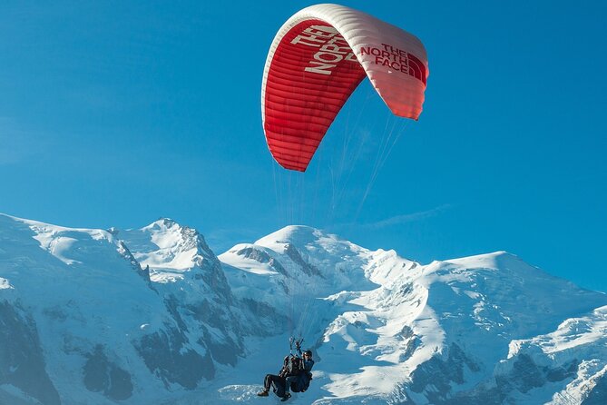 Two-seater paragliding flight in Chamonix - Taking off above Chamonix with Mont Blanc ahead