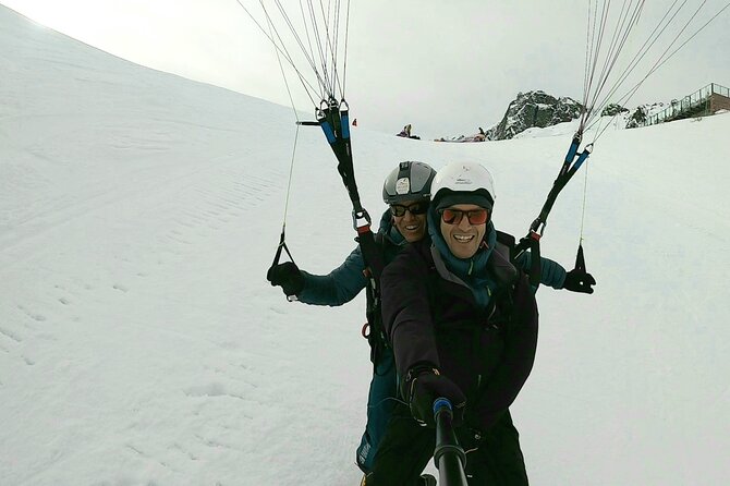 Two-seater paragliding flight in Chamonix - The views, from the valley to the high peaks
