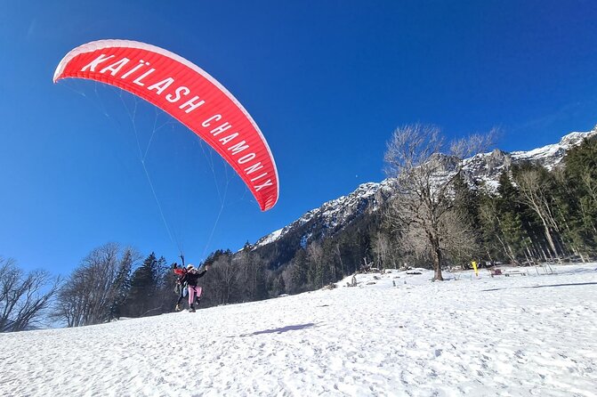 Two-seater paragliding flight in Chamonix - Who will enjoy this most?