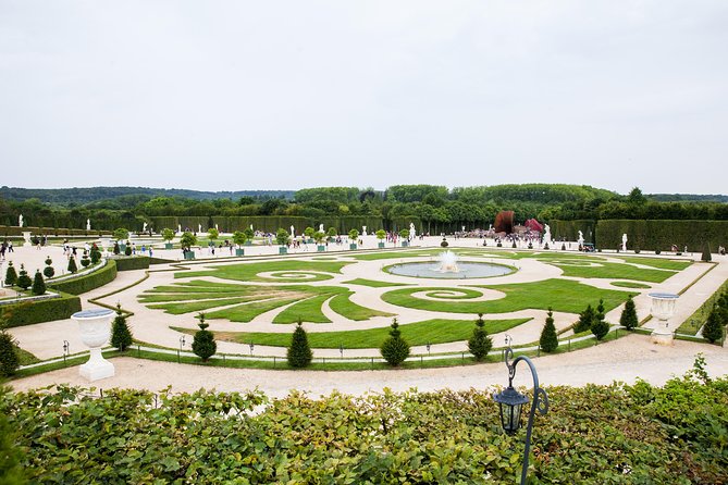 Versailles Château and Gardens Walking Tour from Paris by Train - Entering the palace on your own