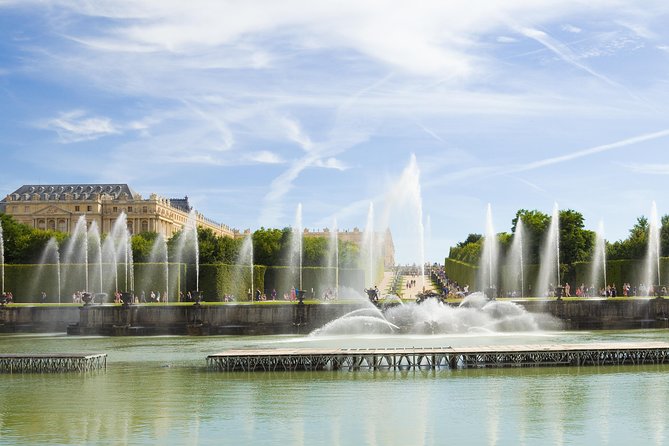 Versailles Palace and Gardens Half Day Guided Tour from Paris - The gardens are beautiful, but one hour is not enough