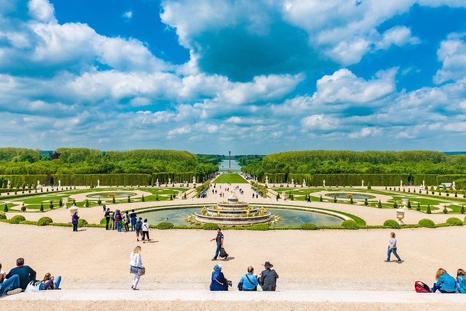 Versailles Palace and Gardens Half Day Guided Tour from Paris - Transport is convenient, but the return needs care