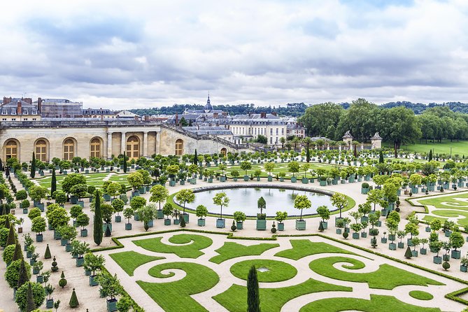 Versailles Palace and Gardens Half Day Guided Tour from Paris - Guide quality can make or break the visit