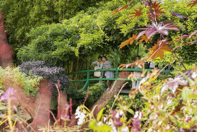Versailles Palace and Giverny Monet House Visit with Lunch - A three-course lunch at the Moulin de Fourges