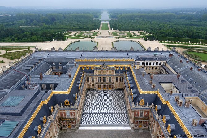 Versailles Palace & Gardens Guided Tour - What the guide adds to the royal story