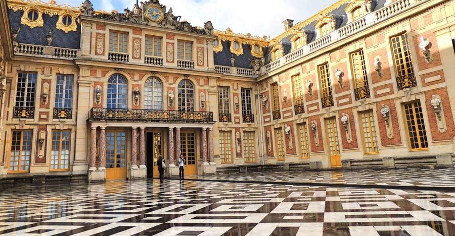 Versailles: Skip-the-Line Guided Palace Tour and Full Access - The Hall of Mirrors and the limits of the route