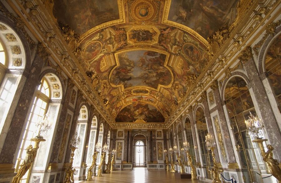 Versailles: Skip-the-Line Guided Tour of Palace with Gardens - Why a guide helps inside Versailles