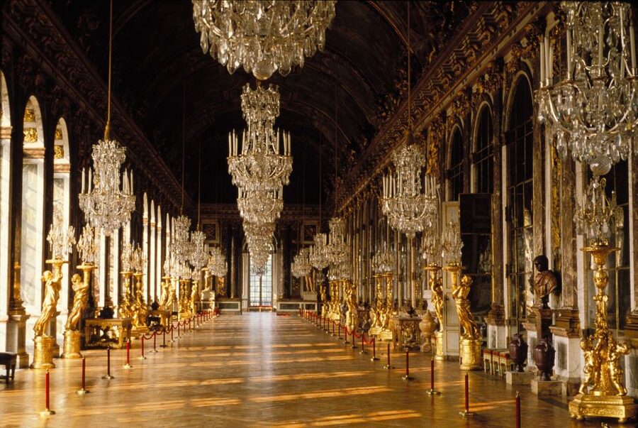 Versailles: Skip-the-Line Guided Tour of Palace with Gardens - The gardens: your hour to choose a direction