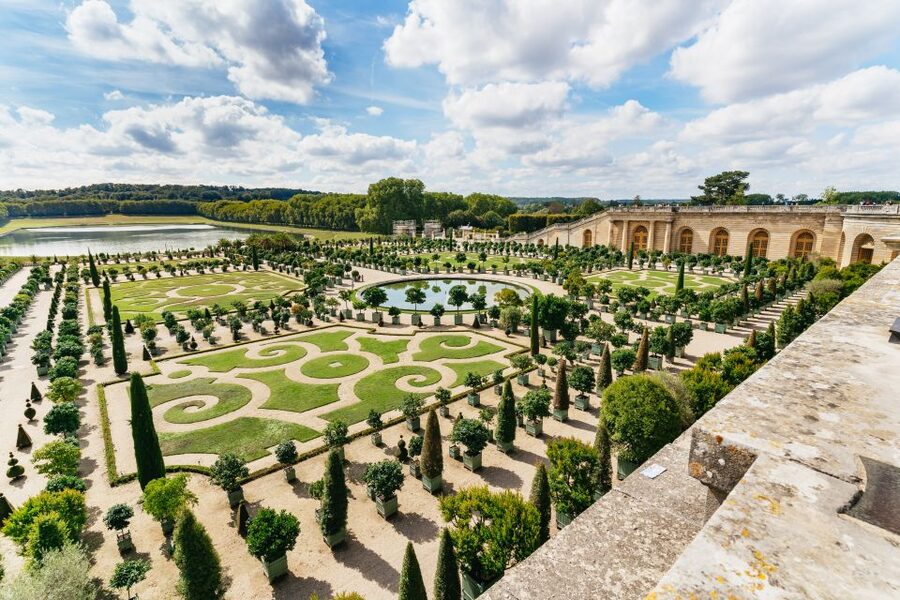Versailles: Skip-the-Line Tour of Palace with Gardens Access - Key points to know before booking