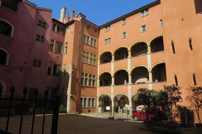 Vieux Lyon Cultural & Historical Walking Guided Tour (English) - From the shopping street to Hôtel Dieu