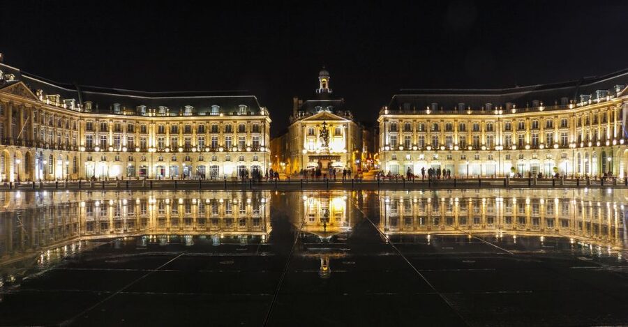 Welcome to Bordeaux: Private Walking Tour with a Local - History from Roman times to the revolutionary era